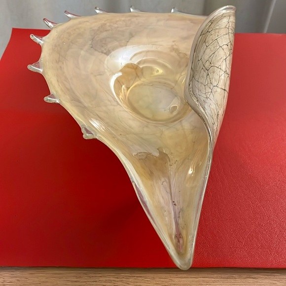 Beautiful middle of century Murano Art Deco hand blown glass shell conch scallop